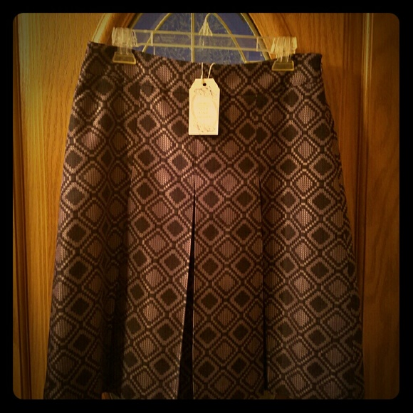 Ann Taylor size 8 pleated skirt