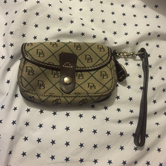 Dooney & Bourke wristlet