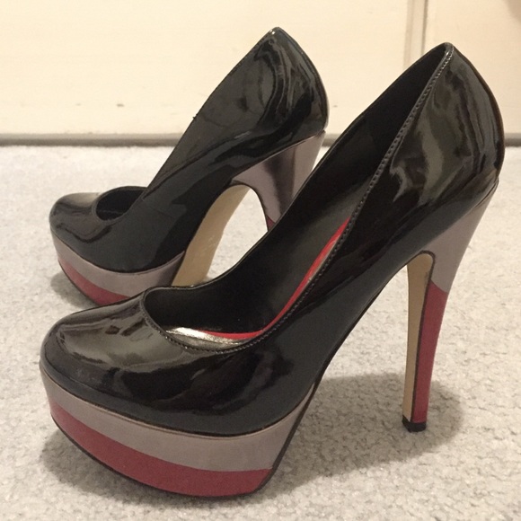 Patent Leather Pumps - Platform heels