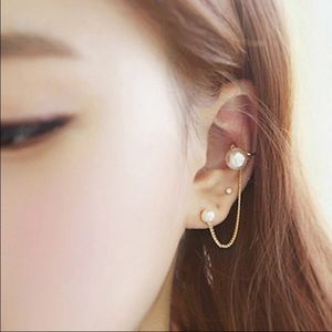 Pearl earring/ear cuff
