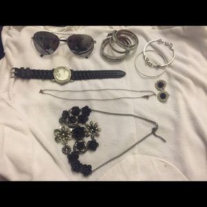 Black and silver jewelry set
