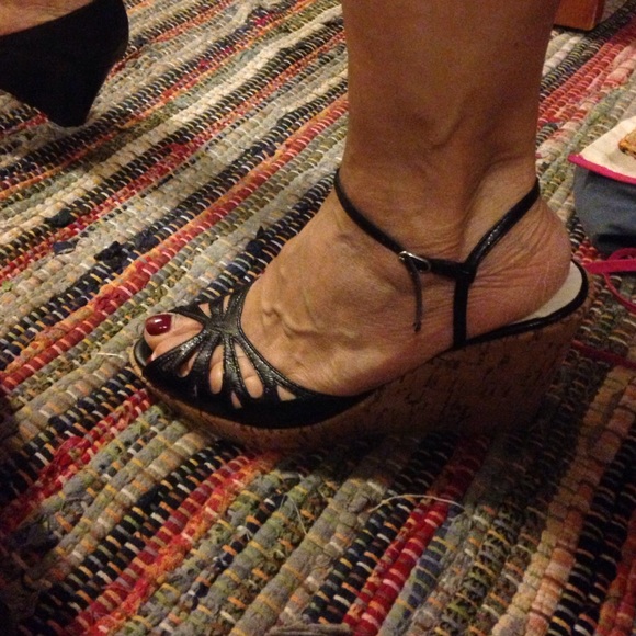 Chinese Laundry Black Wedges