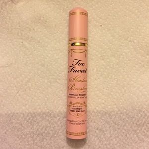 Too face shadow brush