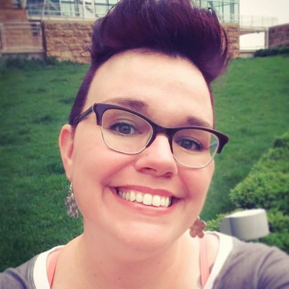 Meet your Posher, Carrie - Picture 1 of 1