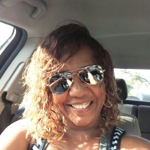 Meet your Posher, Simone