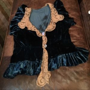 Magnolia Pearl vintage velvet top. Rare vintage .