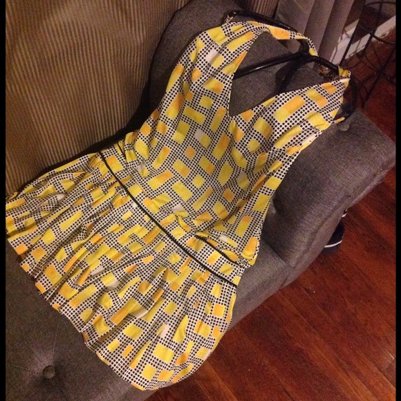 Cute open back summer dress. Like new.