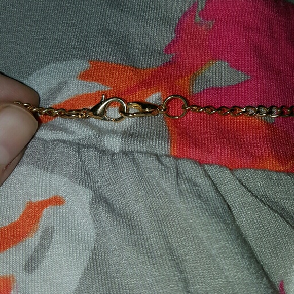 Nwot pink flower necklace fashion jewelry - Picture 3 of 4