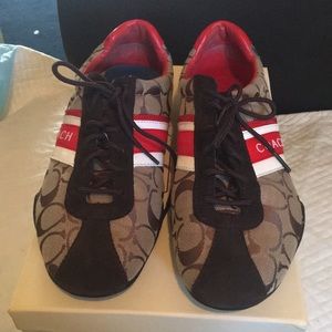 Signature Coach Shoe