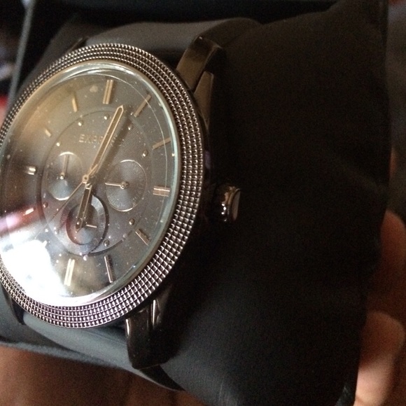 Watch - Picture 2 of 3