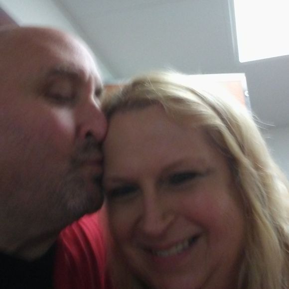 Meet your Posher, Lori - Picture 1 of 1