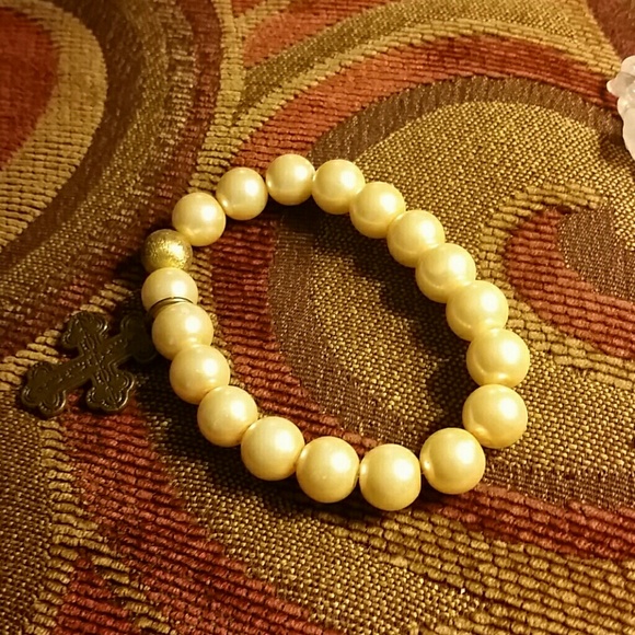 4 bracelets - Picture 3 of 4