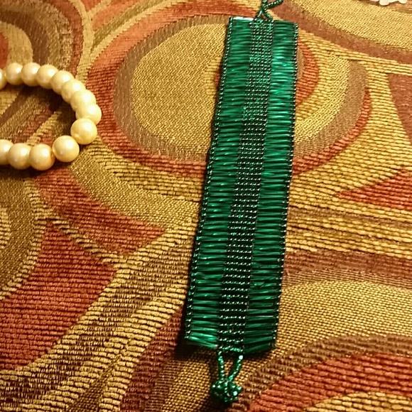 4 bracelets - Picture 4 of 4