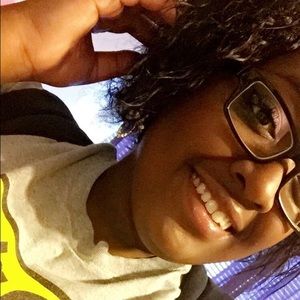 Meet your Posher, Shayla