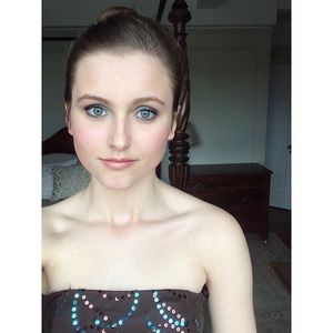 Meet your Posher, Ava