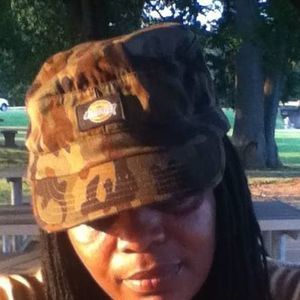 Meet your Posher, Dina