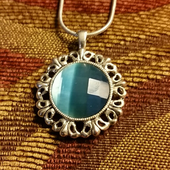 Two necklaces - Picture 3 of 3