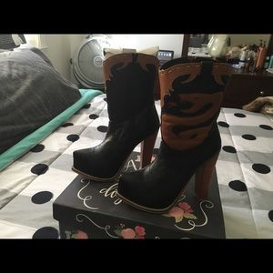 Jeffrey Campbell cow girl boots