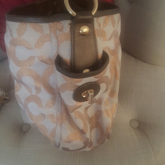 Coach bag and matching change purse - Picture 2 of 4