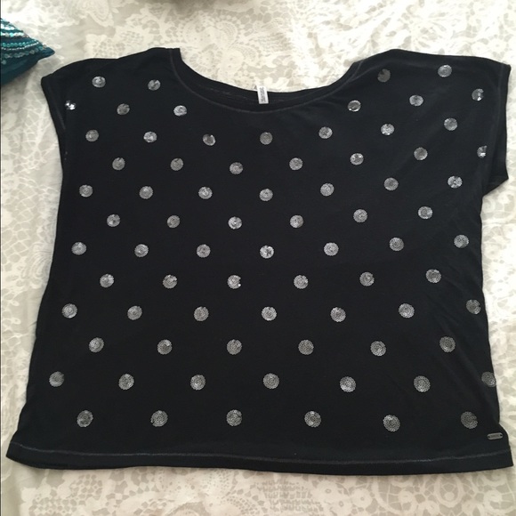 Aeropostale black top w/sequin design