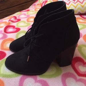 High heels shoes