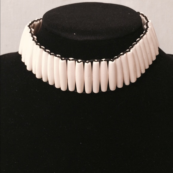 Choker - Necklace