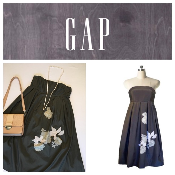 Garage Dresses & Skirts - ♦️Last chance♦️Strapless Dark Grey Dress by Gap