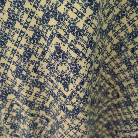 LulaRoe Perfect T - Picture 2 of 2