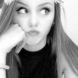 Meet your Posher, Dahlia