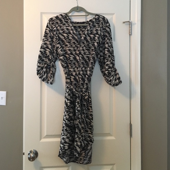 Super lightweight beautiful black and cream dress