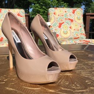 Space for other casual shoes