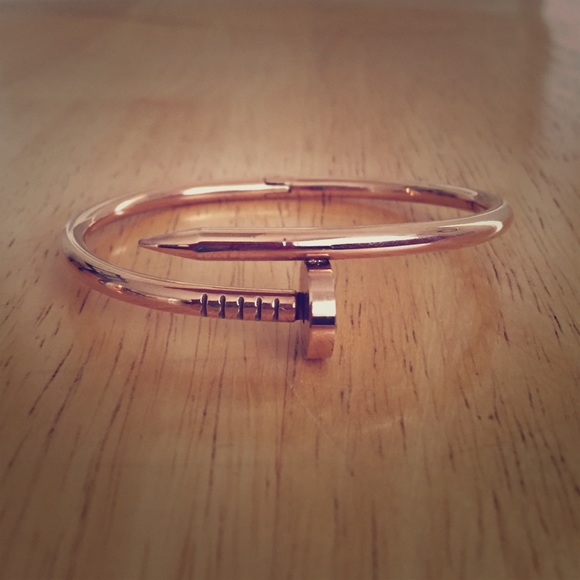 🇺🇸NEW LISTING🇺🇸Rose Gold Nail Bracelet