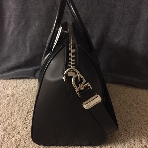Medium Givenchy Antigona - Picture 4 of 4