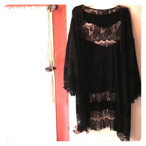 Black Lace Flowing Kimono