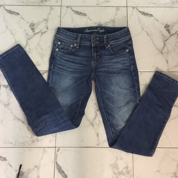 American Eagle Outfitters Denim - American Eagle straight leg jeans. Size 0