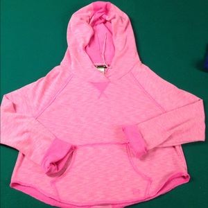 Medium, semi fit coupe hoodie! UNDER ARMOUR NEW
