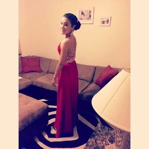 Meet your Posher, Claudia