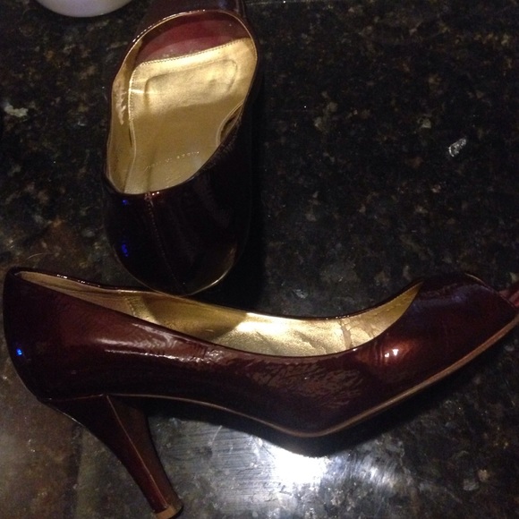 J.Crew Joley pearlized patent peep toe -warm brick - Picture 2 of 4