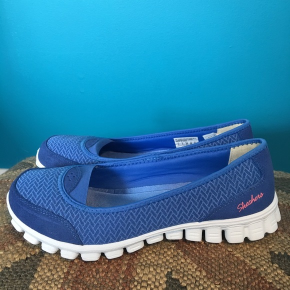 Sketchers lightweight Slip On Memory Foam Shoe
