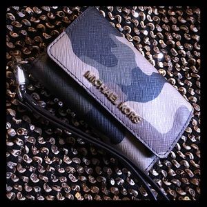 Michael Kors wristlet phone case for iPhone 5