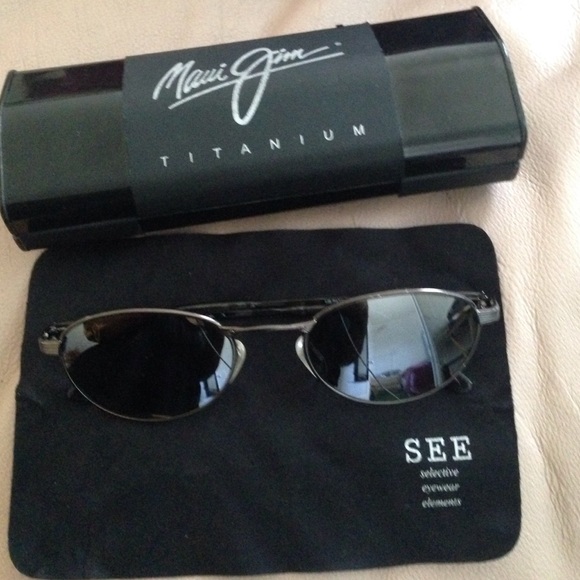 Authentic sunblockers main image 4