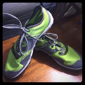 New Balance minimalist running sneakers green