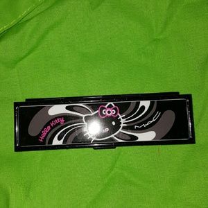 Mac hello kitty eye shadow pallette