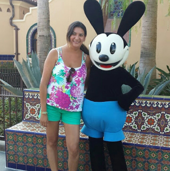 Meet your Posher, Tiana - Picture 2 of 14