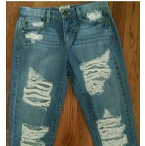 Mudd destroyed capri jeans. NWOT