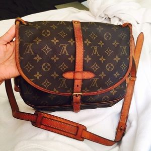 💯 authentic Louis Vuitton saumar 30 crossbody