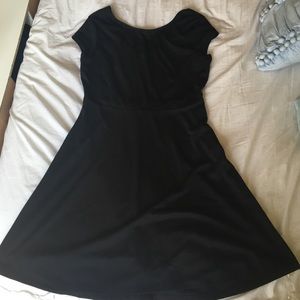 Size L black dress