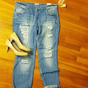 NWT Mudd jeans destructed look.