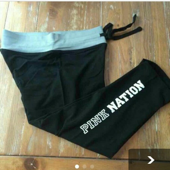 VS PINK Campus Crop Leggings