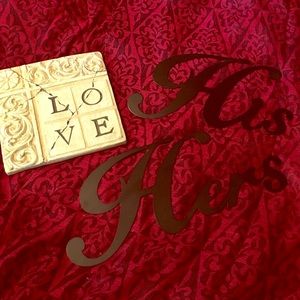 A bundle of 3 decor signs